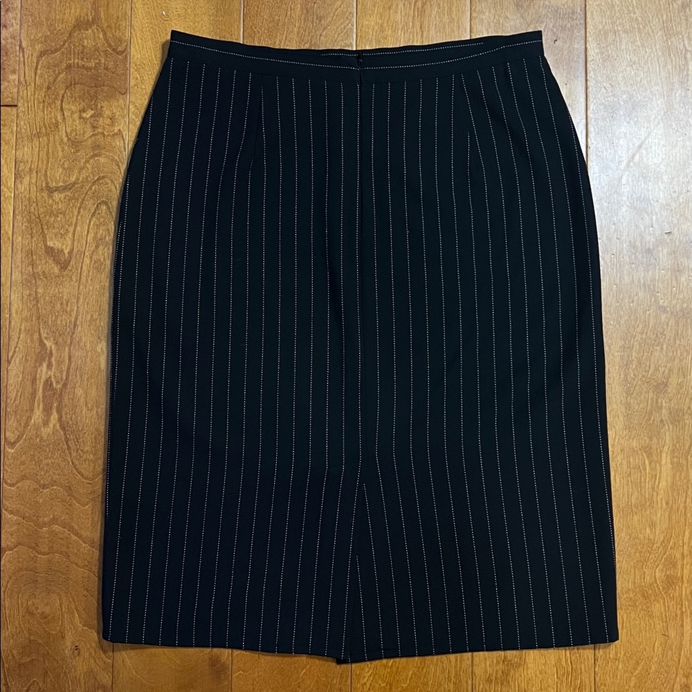 Club Monaco Pinstripe Pencil Skirt 10 Black Capsule Career Minimalist Work - Picture 7 of 8